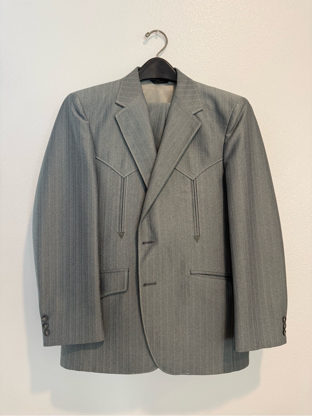 Men's Vintage Western Grey Pinstripe Textured Suit - Tailored Sport Coat